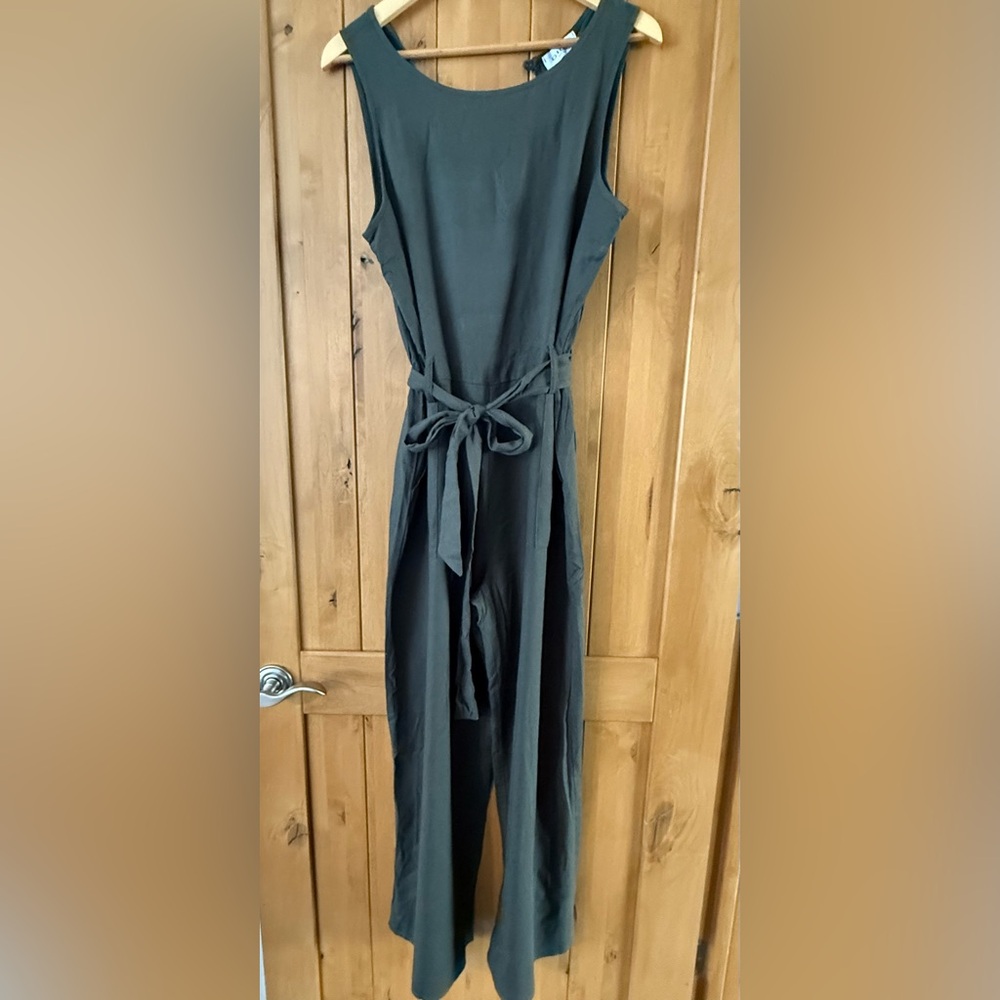 Gilli Black Midi Dress